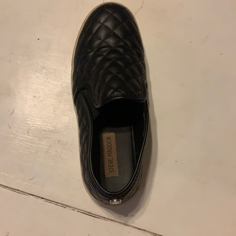steve madden slip ons size 8.5M